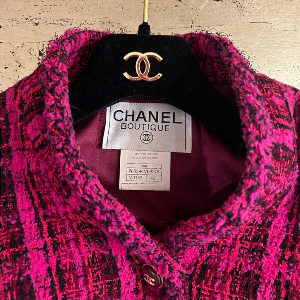 Chanel 1995 Tweed Jacket - Picture 4 of 15